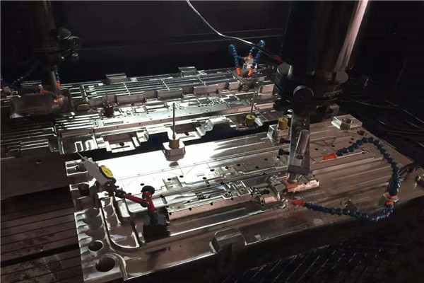 <strong>南京艺匠精密加工知识分享：数控精密机械加工应用范围</strong>